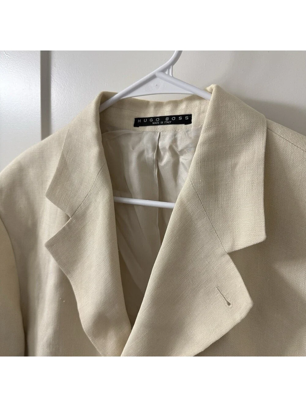 Vintage Hugo Boss Linen Blazer 40R Made Italy Cream Banco Peru Crest Buttons